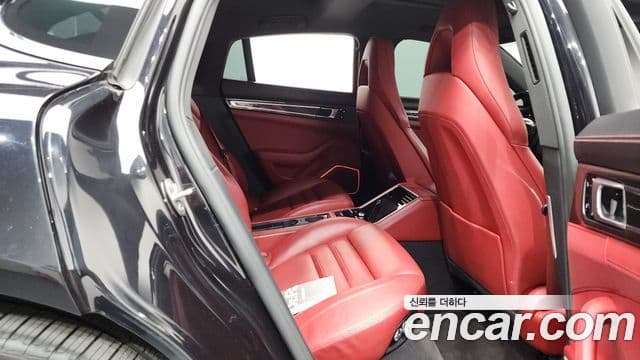 Porsche Panamera 2018 — Photo 20/20