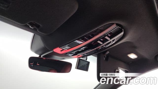 Porsche Panamera 2018 — Photo 19/20
