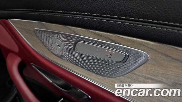 Mercedes-Benz CLS-Class 2020 — Photo 19/33