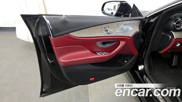 Mercedes-Benz CLS-Class 2020 — Photo 31/33