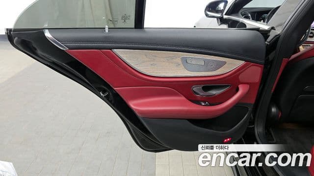 Mercedes-Benz CLS-Class 2020 — Photo 9/33