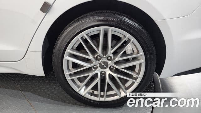 Genesis G70 2019 — Şəkil 15/33