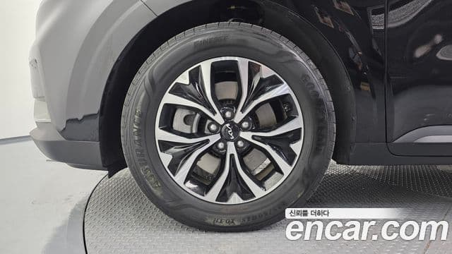 Kia Carnival 2022 — Фото 5/20