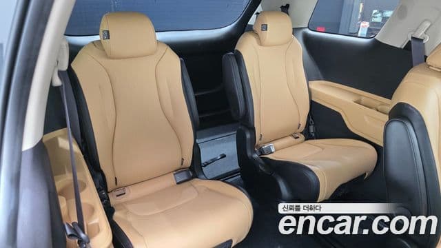 Kia Carnival 2022 — Фото 18/20