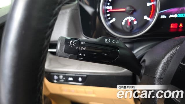 Kia Carnival 2022 — Şəkil 29/33