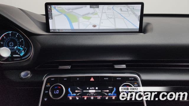 Genesis GV80 2020 — ფოტო 17/20