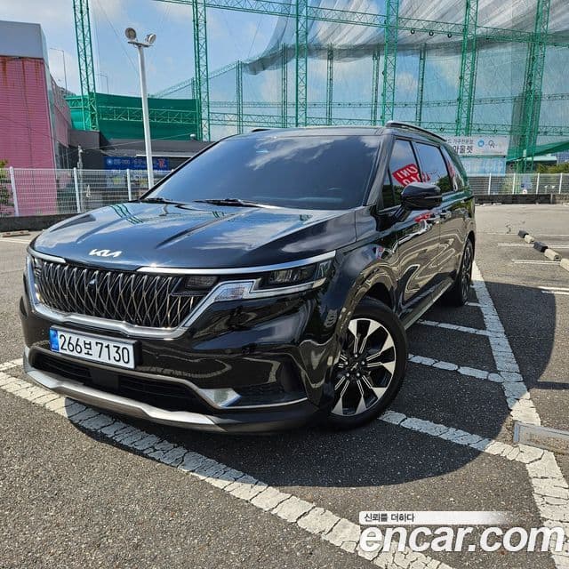 Kia Carnival 2023 — ფოტო 9/20