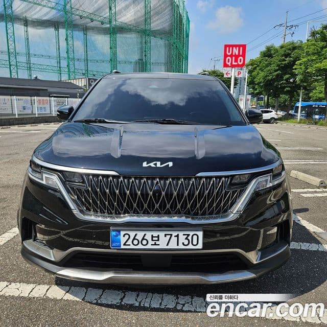 Kia Carnival 2023 — ფოტო 2/20
