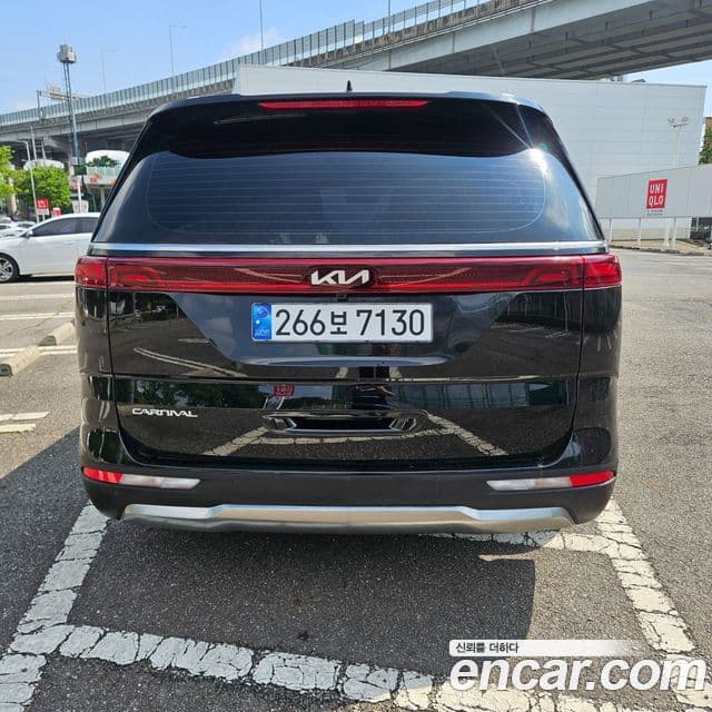 Kia Carnival 2023 — ფოტო 3/20