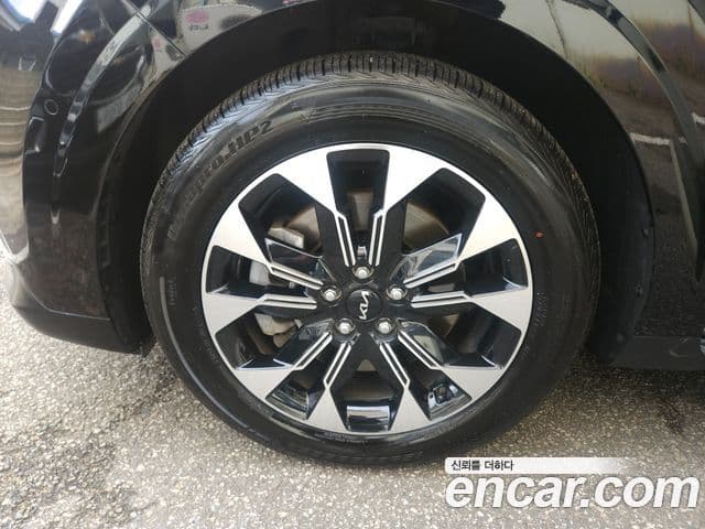 Kia Carnival 2023 — ფოტო 4/20