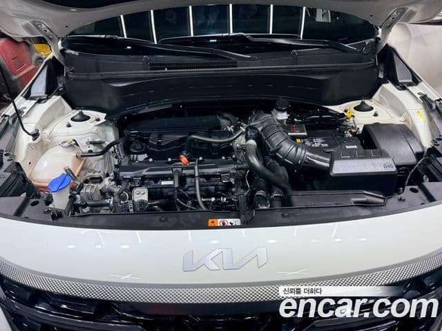 Kia Carnival 2023 — ფოტო 5/20