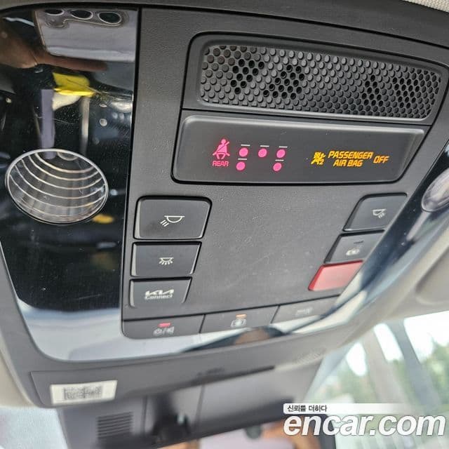 Kia Carnival 2023 — ფოტო 14/20