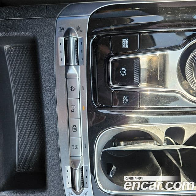 Kia Carnival 2023 — ფოტო 19/20