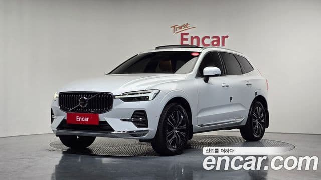 Volvo XC60 2022 — ფოტო 1/20