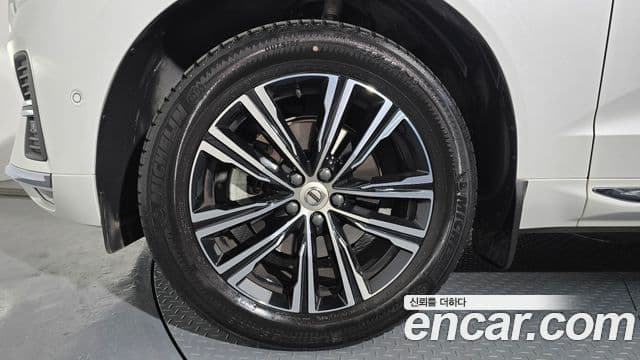 Volvo XC60 2022 — фото 5 из 20