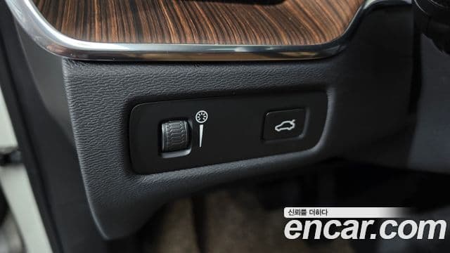 Volvo XC60 2022 — Photo 31/36