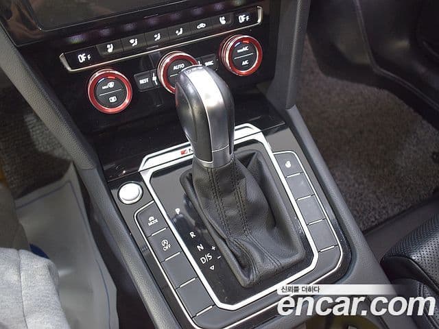 Volkswagen Passat GT 2018 — Şəkil 7/20