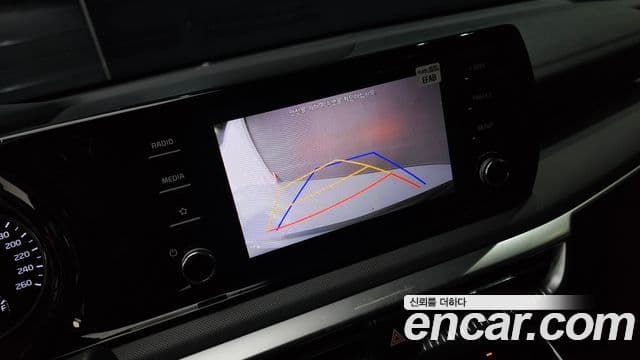 Kia K5 2022 — ფოტო 16/20