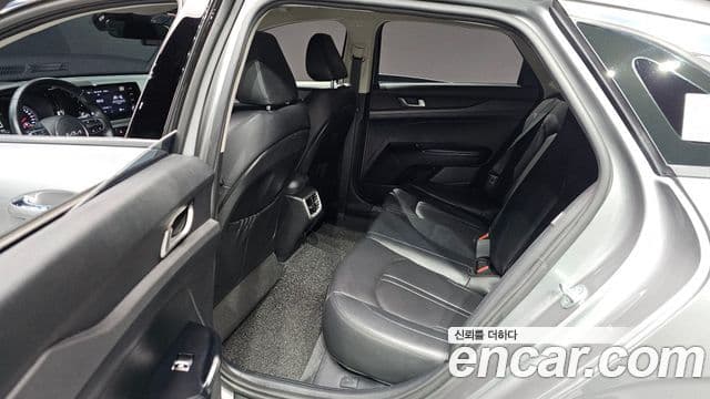 Kia K5 2022 — ფოტო 18/20