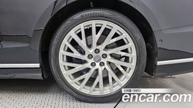 Audi A8 2020 — ფოტო 24/30