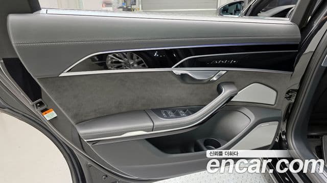 Audi A8 2020 — ფოტო 12/30