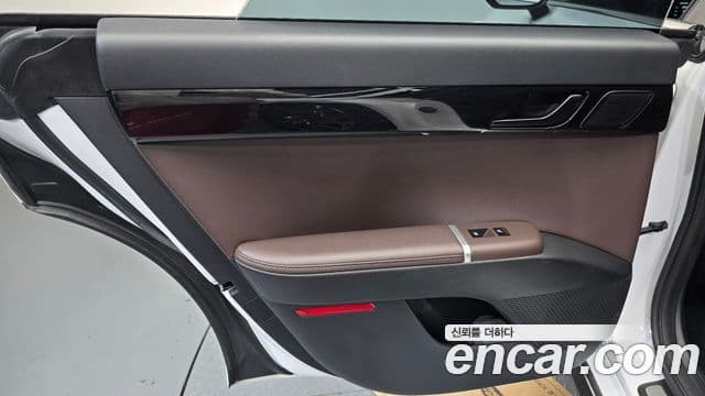 Hyundai Grandeur Hybrid 2023 — Şəkil 15/32
