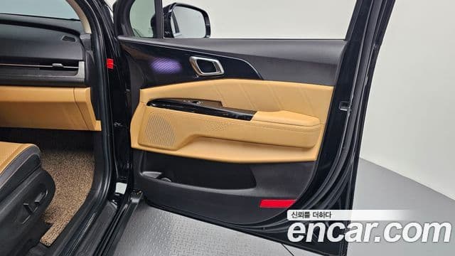 Kia Carnival 2023 — Photo 39/39