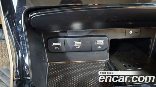 Kia Carnival 2023 — Photo 29/39