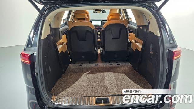 Kia Carnival 2023 — Photo 8/39