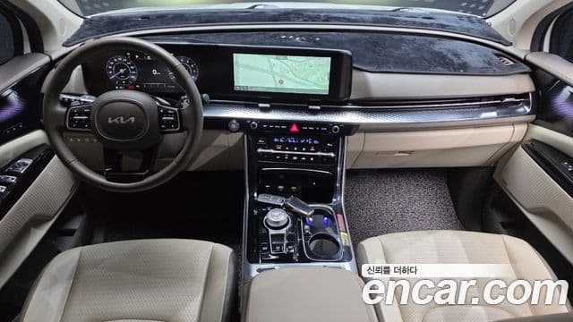 Kia Carnival 2023 — ფოტო 15/33