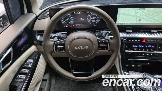 Kia Carnival 2023 — ფოტო 16/33