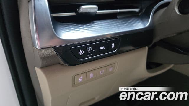 Kia Carnival 2023 — ფოტო 12/33