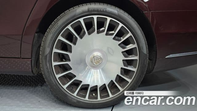 Mercedes-Benz S-Class 2020 — Photo 10/35