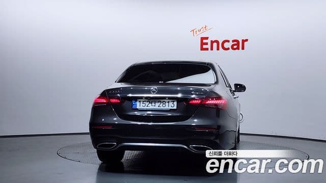 Mercedes-Benz E-Class 2020 — Фото 3/20