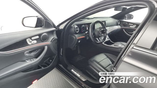 Mercedes-Benz E-Class 2020 — Фото 8/20