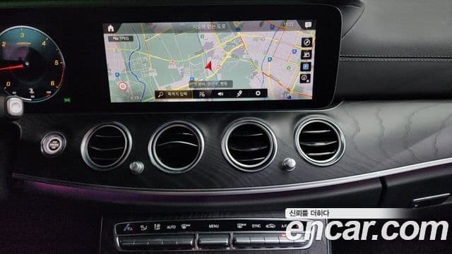 Mercedes-Benz E-Class 2020 — Фото 13/20