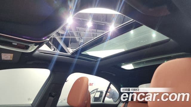 Mercedes-Benz C-Class 2023 — ფოტო 18/20