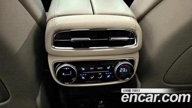 Genesis GV80 2023 — ფოტო 17/20