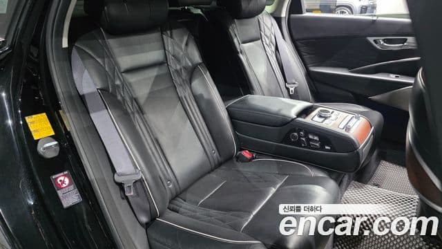 Kia The K9 2018 — Photo 29/30