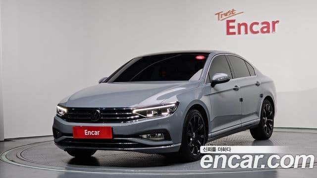 Volkswagen Passat GT 2022 — Şəkil 9/20