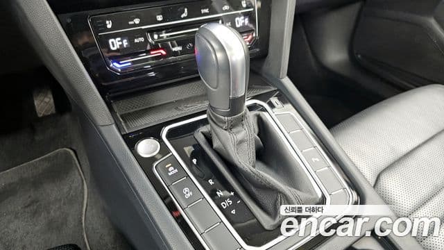 Volkswagen Passat GT 2022 — Şəkil 7/20