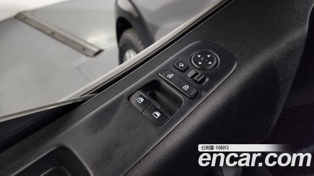 Hyundai Staria 2021 — Photo 33/35