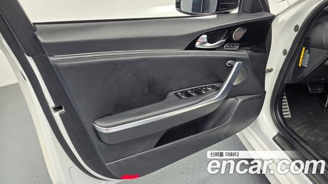 Kia Stinger 2018 — Photo 4/36