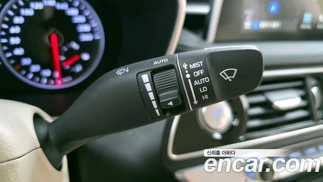 Genesis G70 2019 — ფოტო 29/31