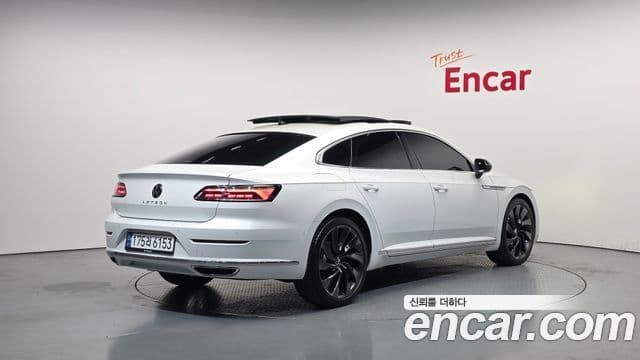 Volkswagen Arteon 2023 — ფოტო 2/20