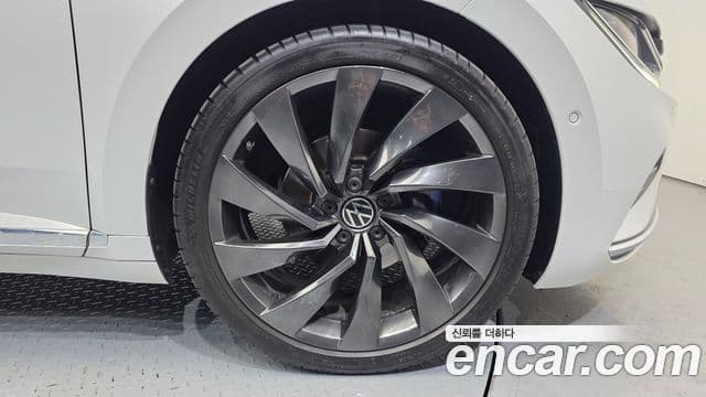 Volkswagen Arteon 2023 — ფოტო 5/20