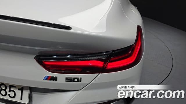 BMW 8 Series 2022 — Photo 18/33