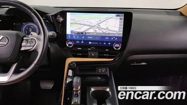 Lexus NX350h 2023 — ფოტო 14/20