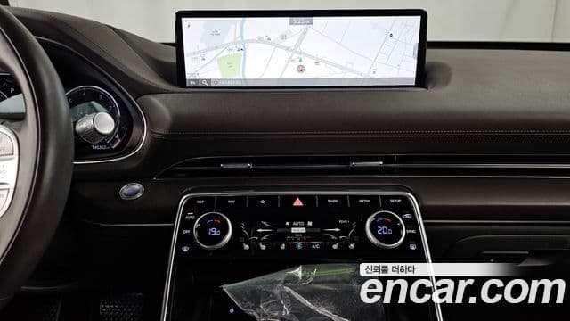Genesis GV80 2020 — ფოტო 14/20