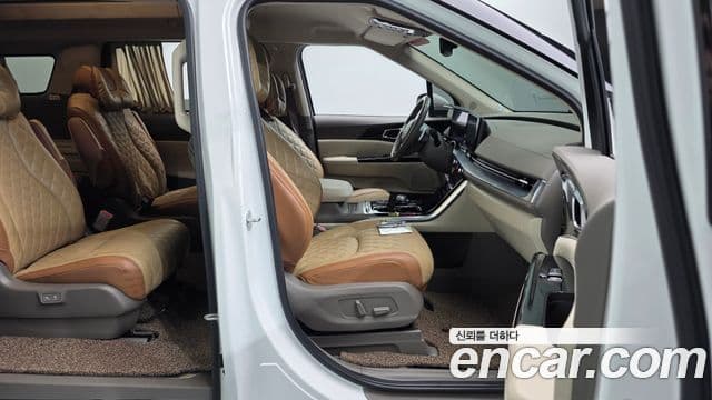 Kia Carnival 2023 — Фото 11/20
